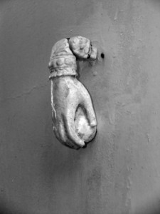doorknock-1543439